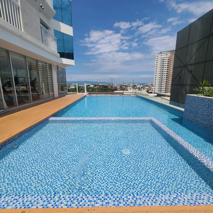 Апарт отель Inspiria Abreeza Davao Экстерьер фото
